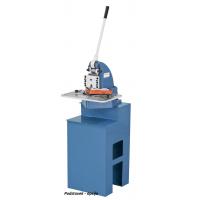 Stroj za izsekavanje AK 150